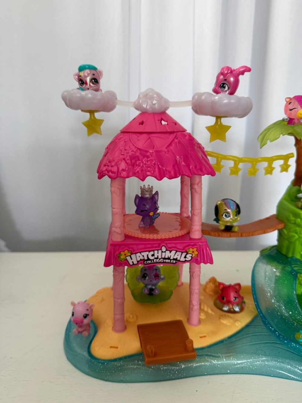 Hatchimals Tropical Playset with working lights and music - Picture 4 of 16